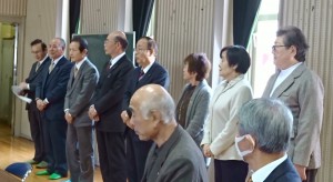 審査部役員紹介・中尾審査部長 (左から２人目2) (1)